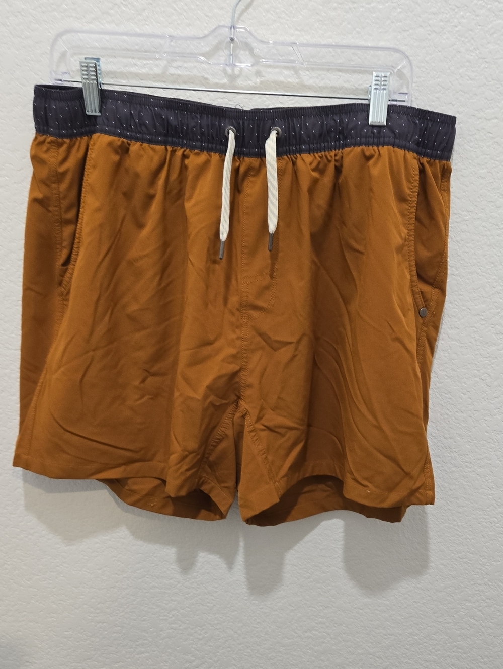 Vuori Kore Men's Rust Brown